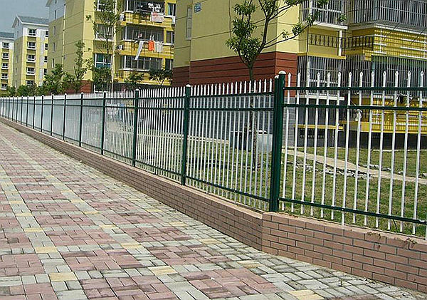 三橫桿鋅鋼護(hù)欄 三橫桿鋅鋼護(hù)欄
